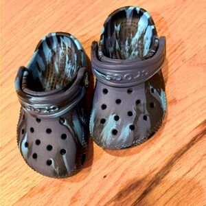 NWOT Crocs Toddler size 5